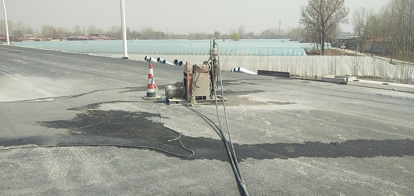 于洪道路回填土下沉注浆